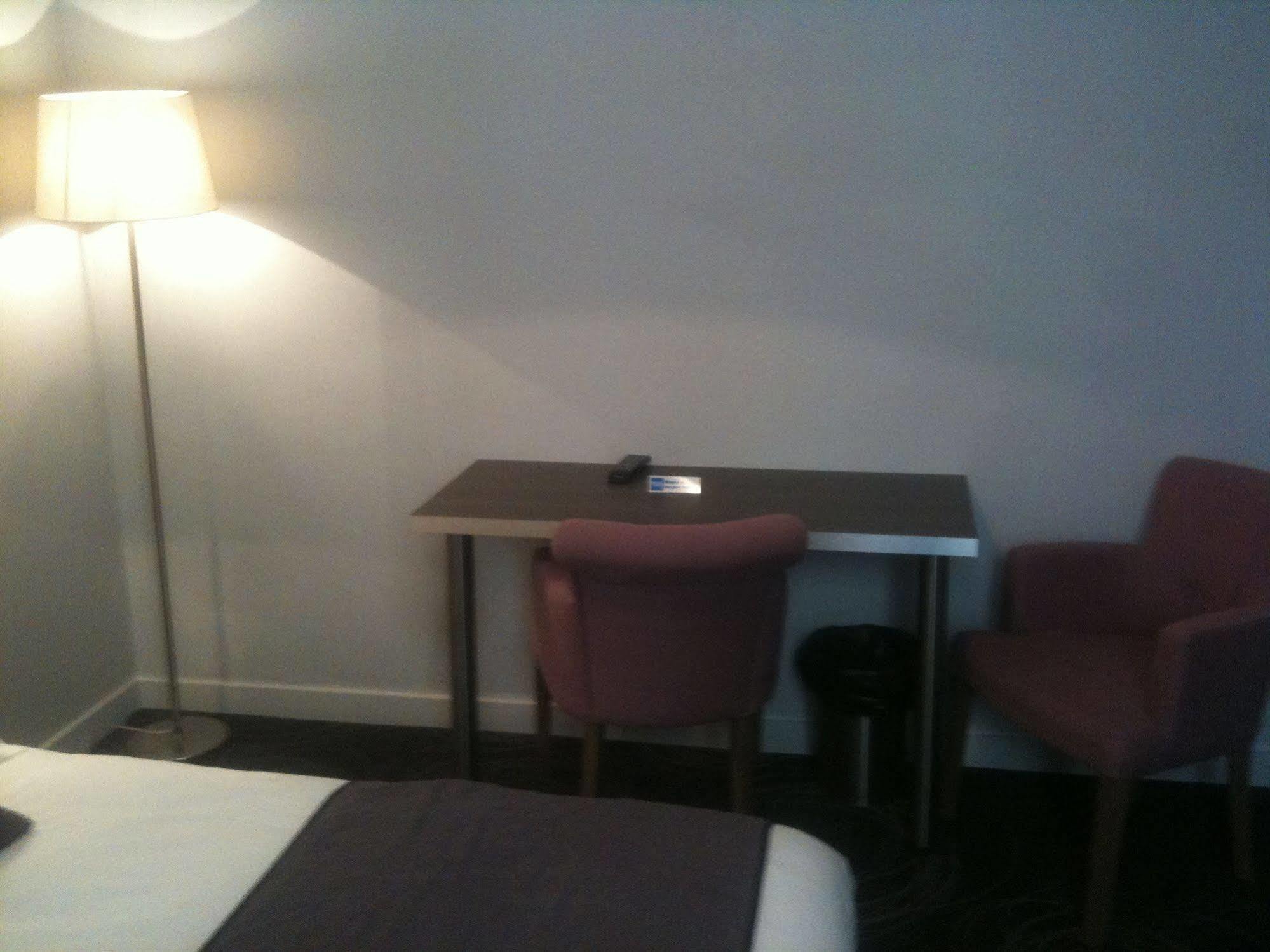 פואטייה Hotel Central מראה חיצוני תמונה